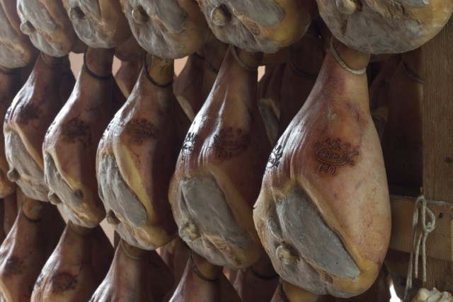 Prosciutto Crudo: Parma o San Daniele? - Giornale del Cibo