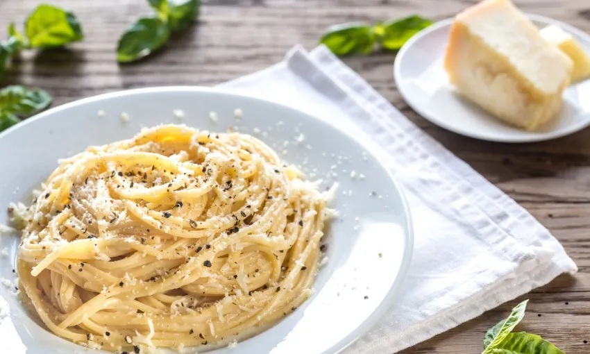 Spaghetti cacio e pepe