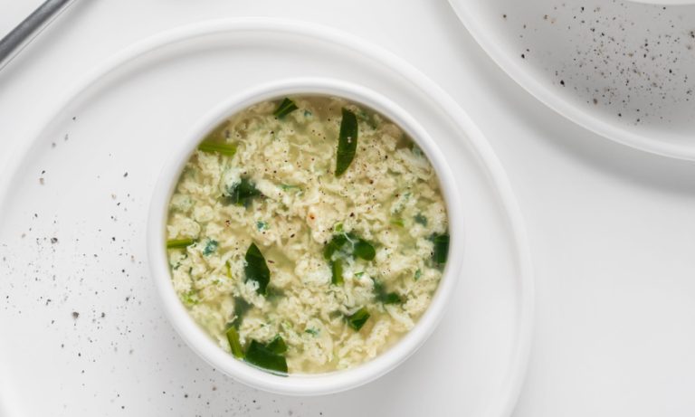 Stracciatella in brodo: la ricetta per preparare questa minestra ...