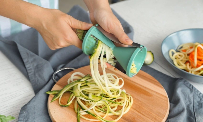Spiralizzatore, attrezzo per fare gli spaghetti di zucchine