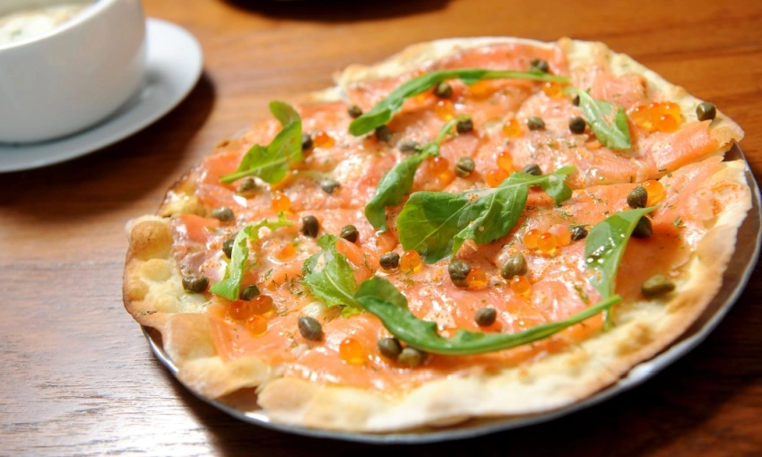 pane carasau con salmone