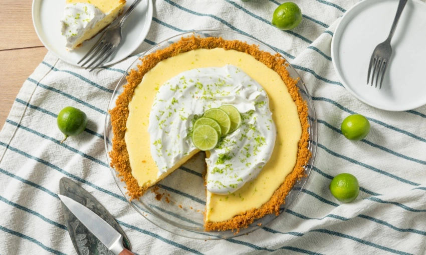 key lime pie decorata