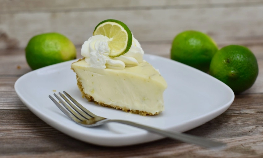 Fetta di torta key lime pie