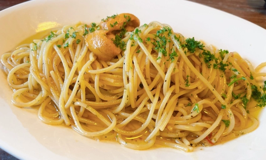 Spaghetti con ricci di mare e zafferano