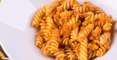 Fusilli con zucca e salsiccia