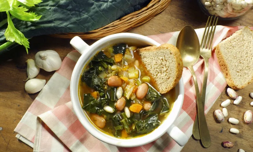 Ribollita toscana con crostini