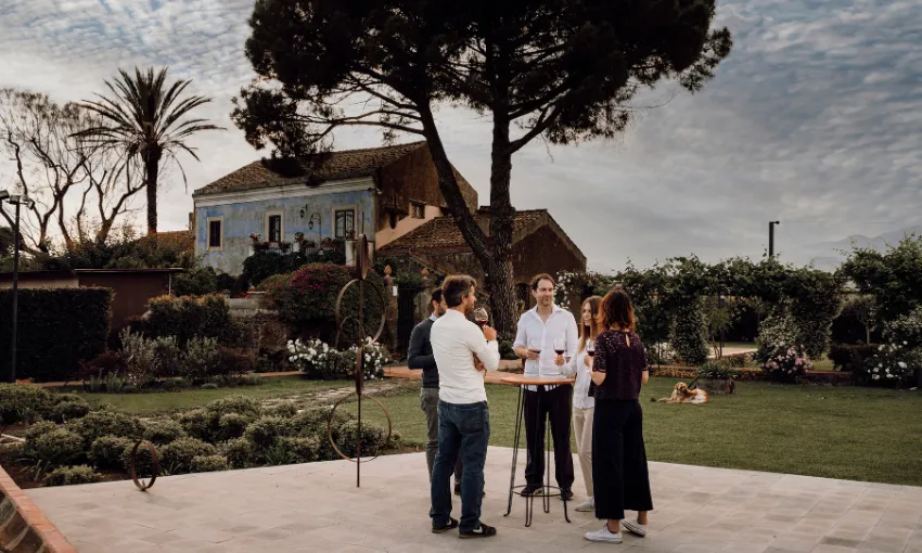 Degustazione in un vigneto urbano ai piedi dell'Etna