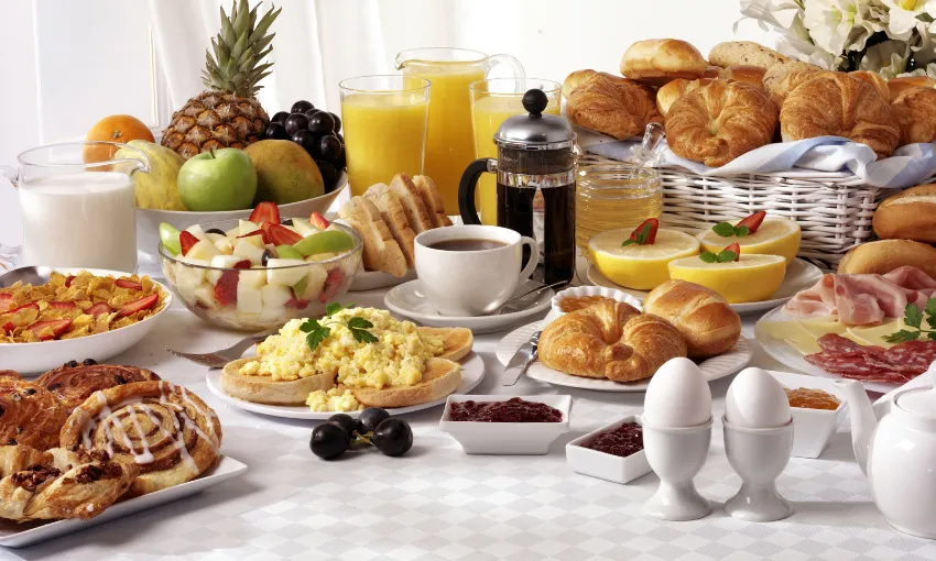 Buffet di colazione continentale in hotel