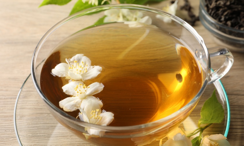 petali di biancospino in infusione