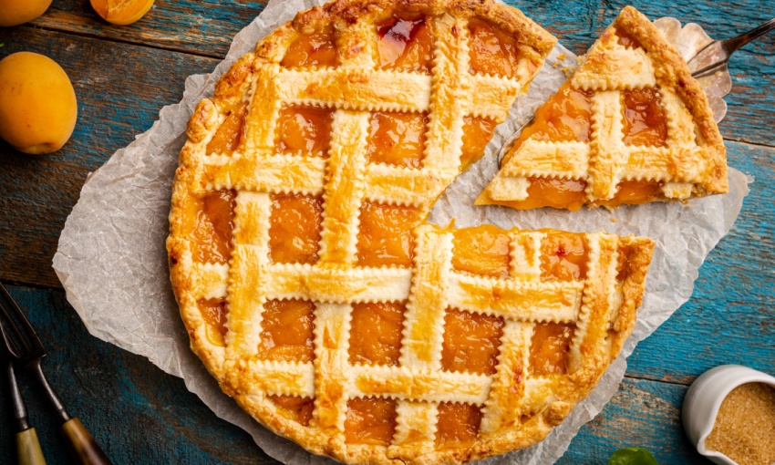 Crostata senza glutine all'albicocca, che non si sbriciola