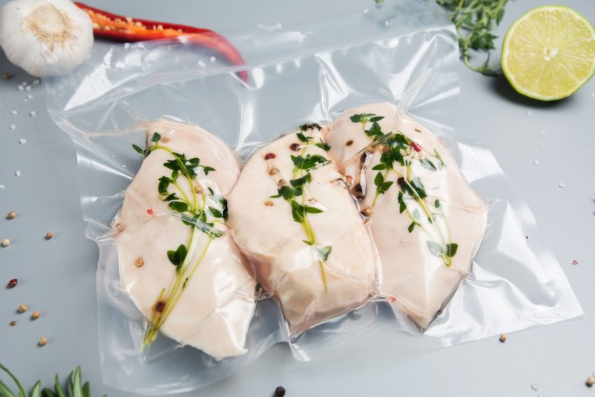 Petto di pollo sottovuoto da cuocere con il metodo dell'oliocottura