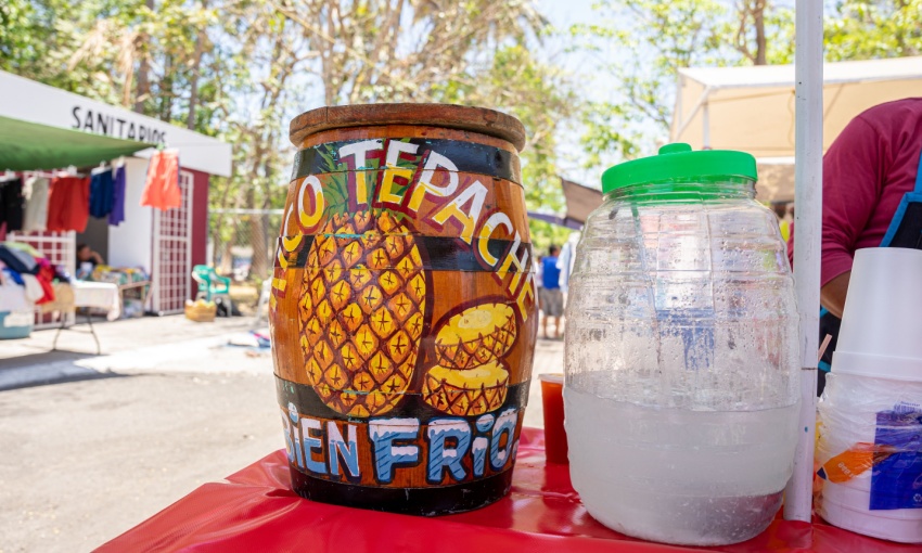 Tepache in vendita in un mercato messicano