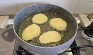 Scroccafusi in olio bollente