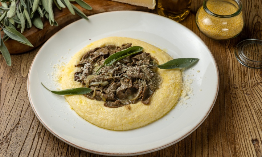 fegato alla veneziana con polenta