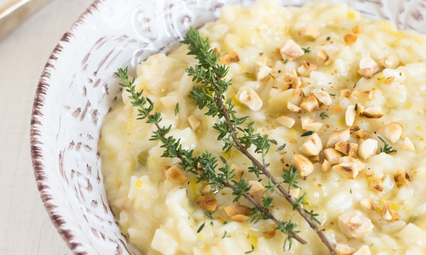 Risotto con rapa bianca, taleggio e granella di nocciole